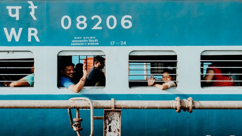 why indian railways has five digit code written on outside of the train compartment, ট্রেনের গায়ে লেখা ৫ সংখ্যার কোড জানেন কী কাজে লাগে?