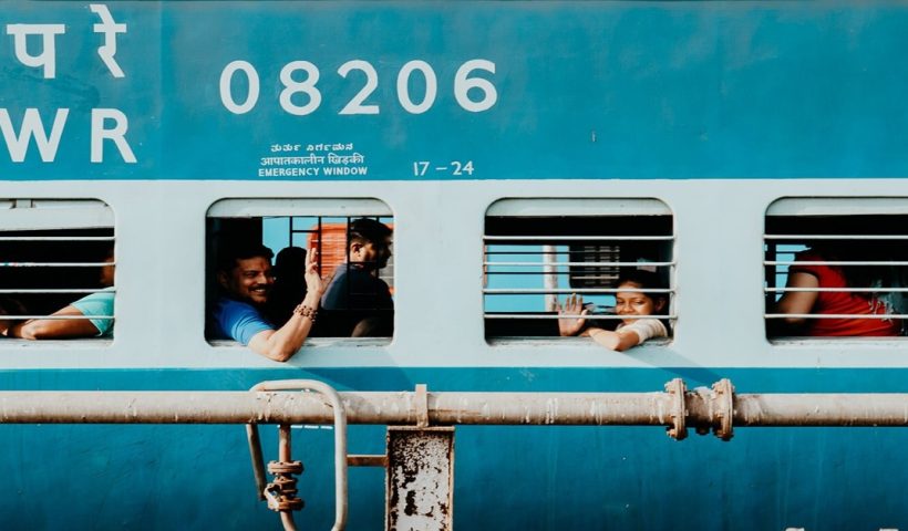 why indian railways has five digit code written on outside of the train compartment, ট্রেনের গায়ে লেখা ৫ সংখ্যার কোড জানেন কী কাজে লাগে?