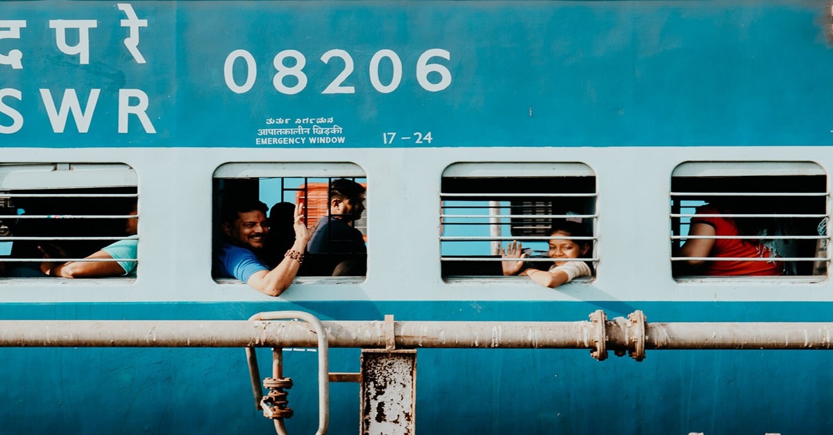 why indian railways has five digit code written on outside of the train compartment, ট্রেনের গায়ে লেখা ৫ সংখ্যার কোড জানেন কী কাজে লাগে?