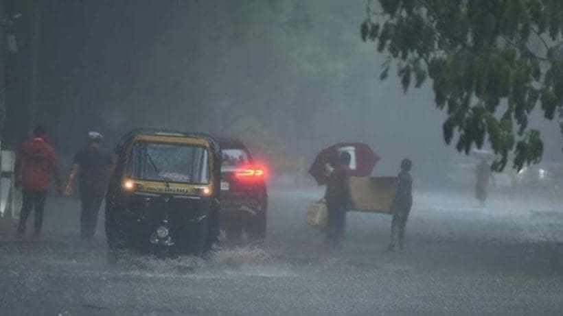 heavy rain ৫ দিন পরেই আকাশ কালো করে নামবে ভারী থেকে অতি ভারী বৃষ্টি