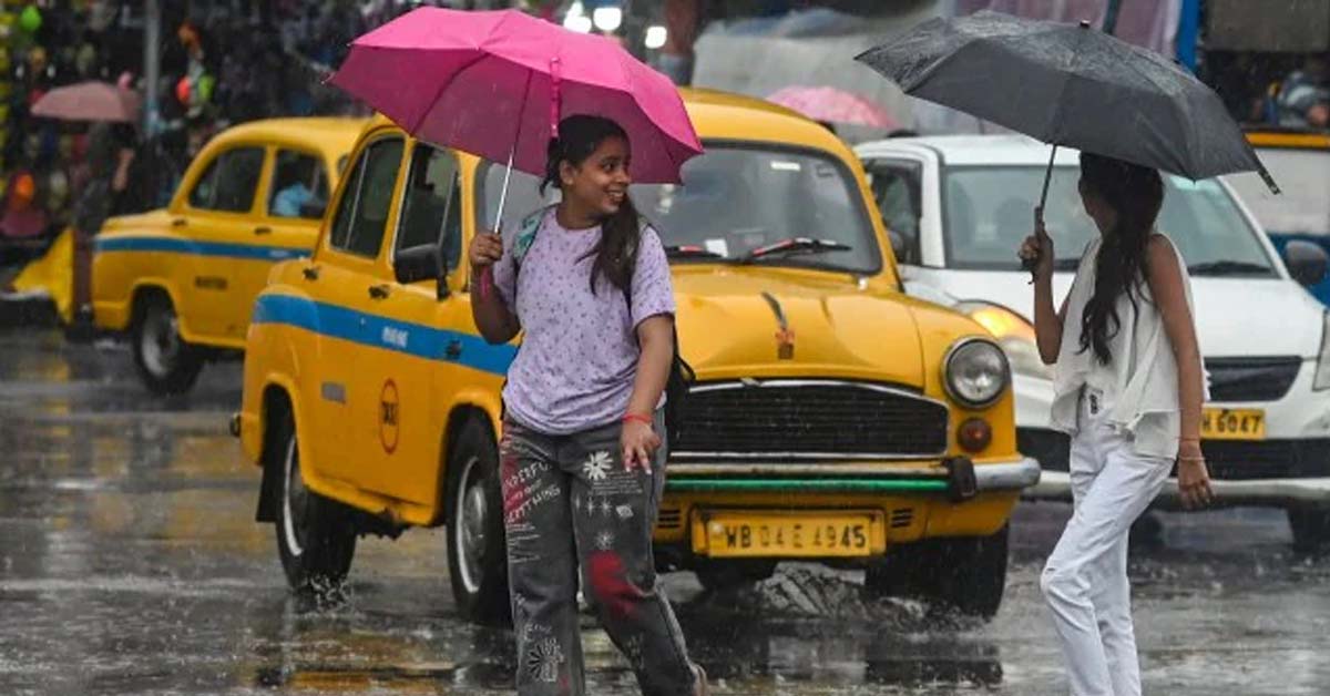 kol rains 1 Weather: কমবে তাপমাত্রা, বুধে ১৫ জেলায় তোলপাড় করা বৃষ্টির পূর্বাভাস