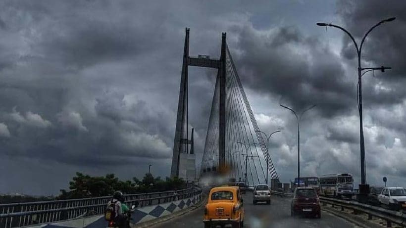 Heavy rain forecast in eight districts of South Bengal on Saturday and Sunday