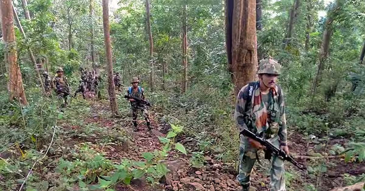 জঙ্গলে লুকিয়ে থাকা কমপক্ষে ৮ মাওবাদী নিকেশ, শহীদ সেনা জওয়ানও