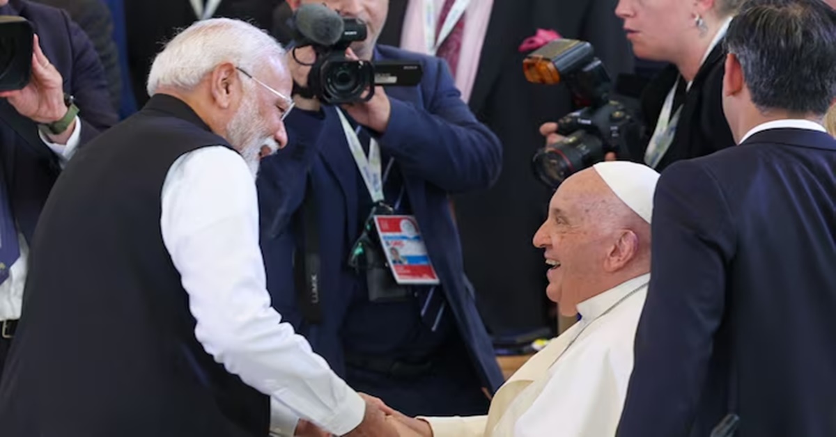 Congresss apology to Christians over now deleted post mocking PM-Pope meeting, পোপ-মোদী ছবি নিয়ে বক্রোক্তি! শেষপর্যন্ত ক্ষমা চেয়ে নিল কংগ্রেস