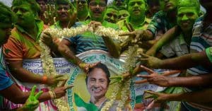Mamata Banerjee-s TMC falsifies exit poll results leads West Bengal in Lok Sabha polls by a huge margin, বাংলা মমতারই, সব সমীক্ষা মিথ্যা করে এখনও পর্যন্ত বড় ব্যবধানে এগিয়ে তৃণমূল
