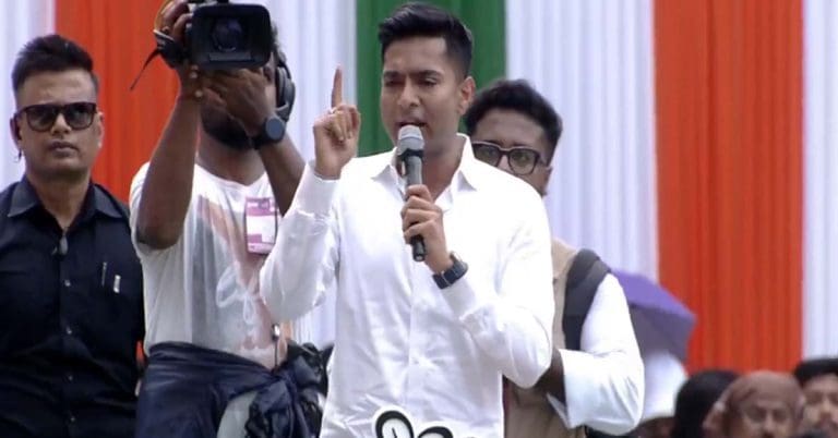 Abhishek Banerjee: একুশের মঞ্চ থেকেই অভিষেকের ‘শাস্তি’র ইঙ্গিতে প্রবল চাপে কাউন্সিলররা?