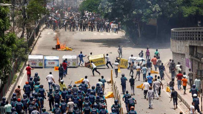 Bangladesh Protesters Occupy Jail