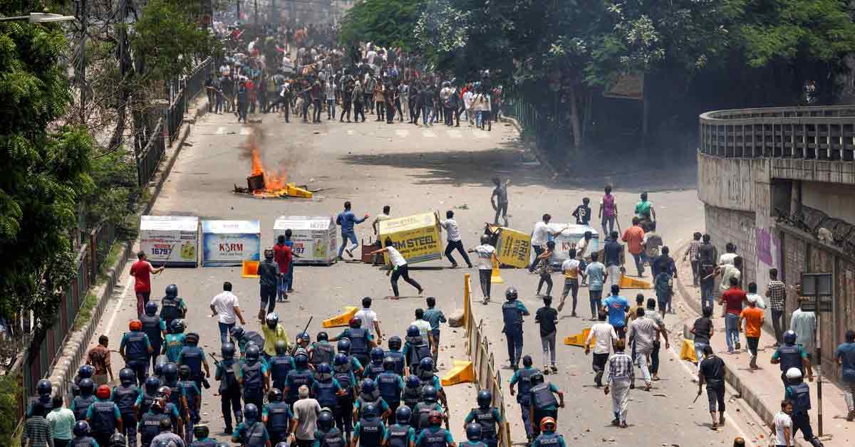 Bangladesh Protesters Occupy Jail