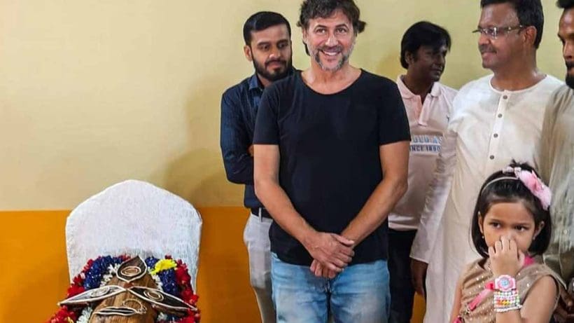 East Bengal Coach Carles Cuadrat and Two Footballers Attend Chetla Agrani's Khoti Puja