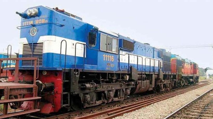 engine detached from running dibrugarh howrah kamrup express train in assam