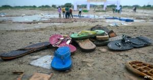Overcrowding Main Reason Hathras Stampede Probe Team Submits Report to Uttar Pradesh Cm Yodi Adityanath , 'অতিরিক্ত ভিড়েই বিপর্যয়', যোগী সরকারকে রিপোর্ট পেশ পুলিশের