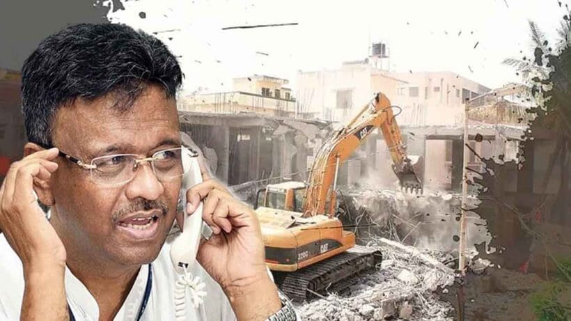 Image of Kolkata Municipal Corporation cracking down on illegal construction.