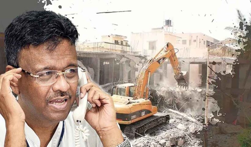 Image of Kolkata Municipal Corporation cracking down on illegal construction.