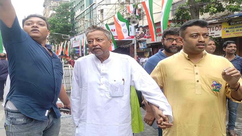 mukul roy health condition update, মাথায় অস্ত্রোপচারের পরে এখন ভেন্টিলেশনে বঙ্গ রাজনীতির 'চাণক্য' মুকুল রায়