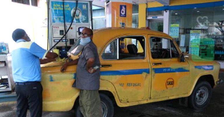 সপ্তাহের শুরুতেই বাংলার ৭ জেলায় কমল জ্বালানির দাম, কলকাতায় কত?