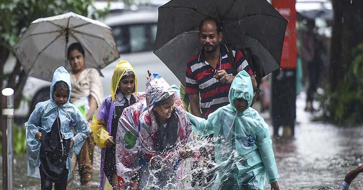 rainfall ভাসবে বাংলা সহ একের পর এক রাজ্য, ফের স্কুলগুলিতে বাড়ল ছুটি