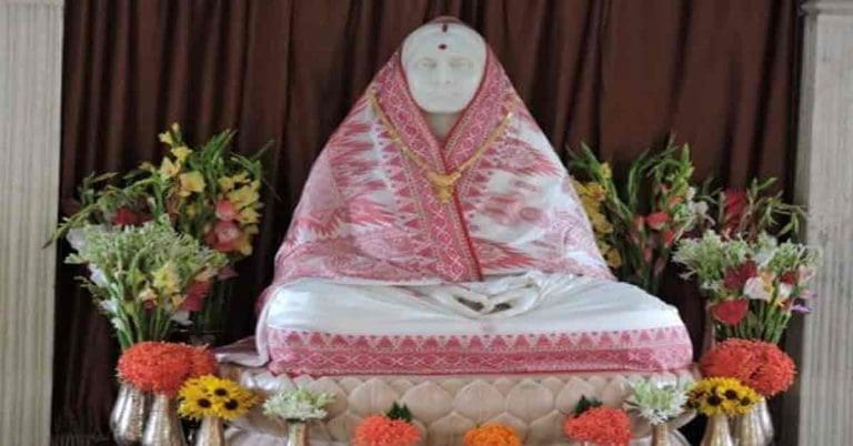 জীবনের আদর্শ হোক জগৎ জননী মা সারদা saroda-ma
