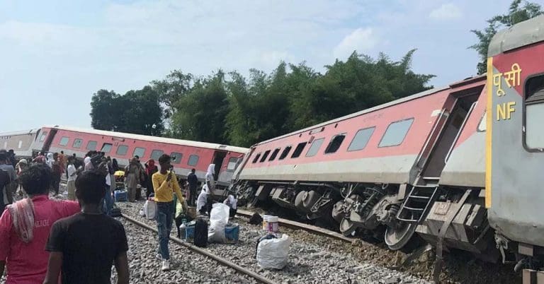 Tragic Train Accident in Bilaspur: Passenger and Freight Trains Crash, Casualties Reported