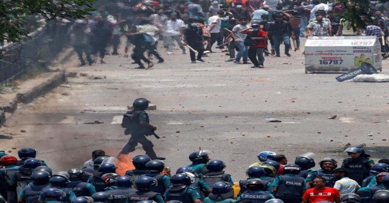 Bangladesh is troubled by the movement of students demanding Stepdown Hasina, Bangladesh is troubled by the movement of students demanding Stepdown Hasina, Bangladesh is troubled by the movement of students demanding Stepdown Hasina, Bangladesh is troubled by the movement of students demanding Stepdown Hasina, 'স্টেপডাউন হাসিনা' দাবিতে বাংলাদেশ অগ্নিগর্ভ, ফের পড়ুয়াদের আন্দোলনে গুলি