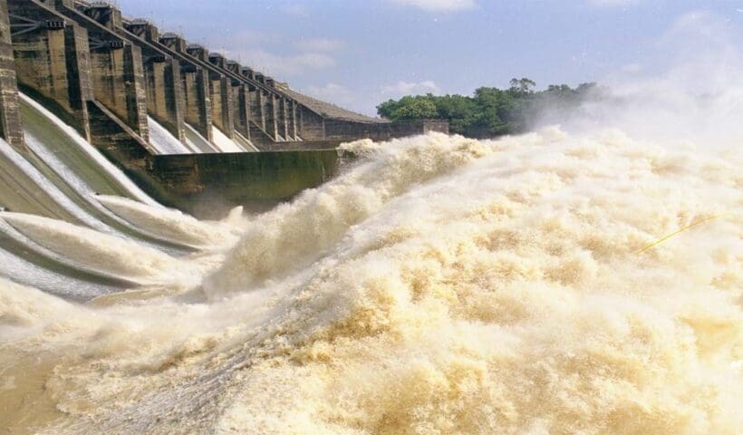 dvc discharged huge amount of water from two dam of damodar , মাথায় হাত হাওড়া-হুগলির বাসিন্দাদের! দামোদরের দুই জলাধার থেকে জল ছাড়ল DVC