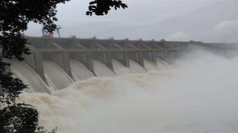 DVC began release water in the midst of rain fear of floods bengal, ভারী বর্ষণের মাঝেই জল ছাড়ছে ডিভিসি, বাংলায় বন্যার শঙ্কা