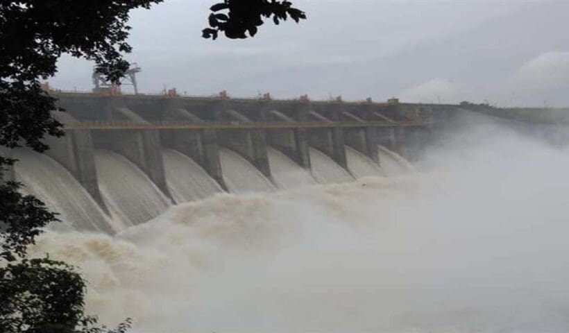 DVC began release water in the midst of rain fear of floods bengal, ভারী বর্ষণের মাঝেই জল ছাড়ছে ডিভিসি, বাংলায় বন্যার শঙ্কা