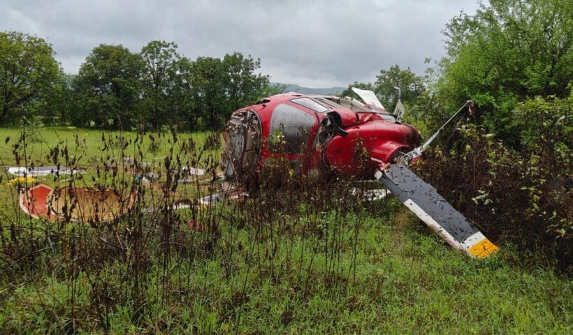 Helicopter Crash প্রবল বৃষ্টিতে ভেঙে পড়ল লোকবোঝাই হেলিকপ্টার!