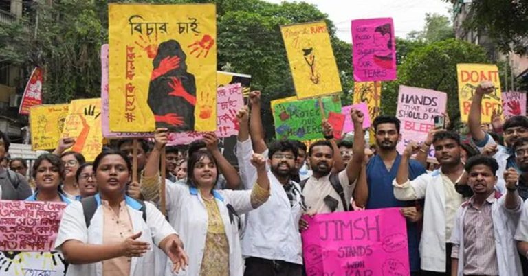 “আমরা উৎসবের মেজাজে নেই”, দেবীপক্ষের সূচনায় পথে নামবেন জুনিয়র চিকিৎসকরা