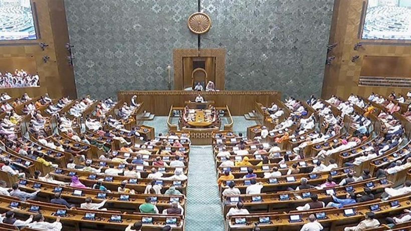 Opposition vs Government On Waqf Bill, 'সংবিধানের উপর আঘাত', সংসদে হইচই! ওয়াকফ সংশোধনি বিল নিয়ে কেন এত আপত্তি বিরোধীদের?