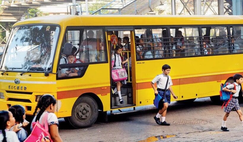 Why is the color of the school bus yellow, স্কুল বাস মানেই তার রং হলুদ! কেন জানেন? নেপথ্যে রয়েছে মস্তবড় বৈজ্ঞানিক কারণ