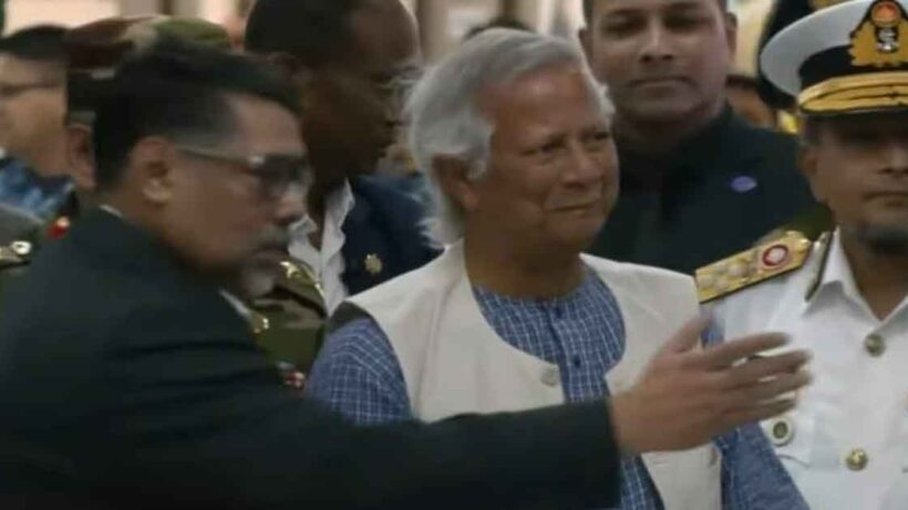 Muhammad Yunus arrived bangladesh and send messeges