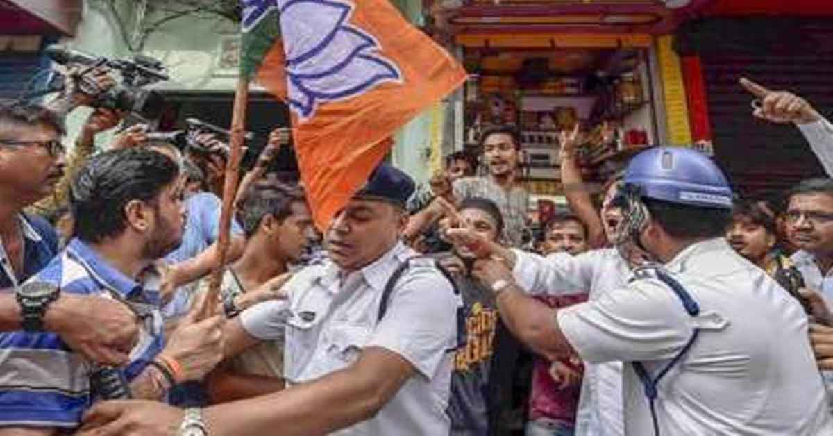 Clast between Bjp and Kolkata police over Dharna mancha at dorina crossing on thursday