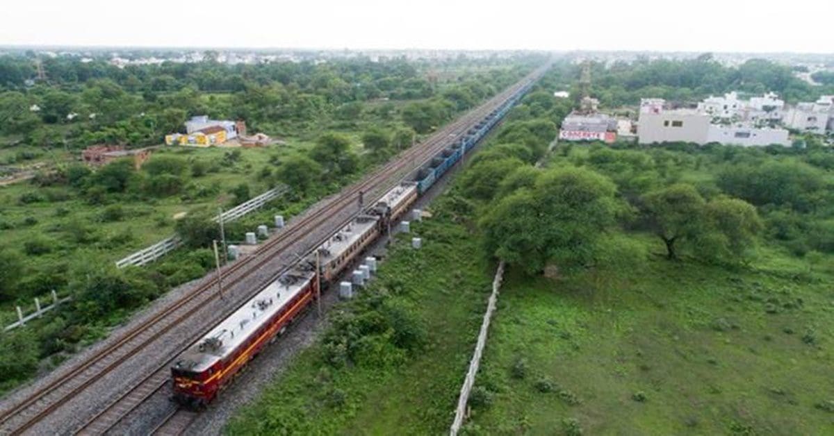 The longest train of Indian Railways is called Super Vasuki with 6 engines and 296 coaches,৬ ইঞ্জিন-২৯৬ কোচ, দৈর্ঘ্য সাড়ে প্রায় ৩ কিমি! জানেন ভারতীয় রেলের এই ট্রেনের নাম?