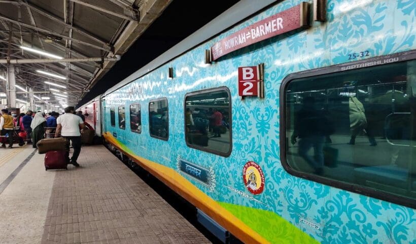 Eastern Railway is installing train indication board and coach indication board at the station for passenger convenience, যাত্রী সুবিধায় স্টেশনে কামরা ও প্ল্যাটফর্ম ইন্ডিকেশন বোর্ড বসাচ্ছে পূর্ব রেল