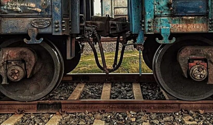 Is it necessary to change the wheels on the train How many years does it last, ট্রেনের চাকা আদৌ পাল্টাতে হয়? একটানা চলে কত বছর?