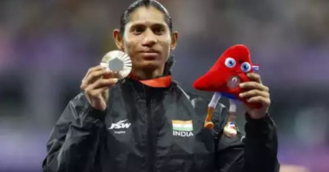 Deepthi Jeevanji wins bronze in the women's 400m T20 in the Paris Paralympics 2024.