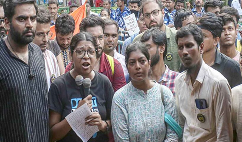 Junior Doctors set on meeting to decide to talk with mamata banerjee over rg kar case in kolkata