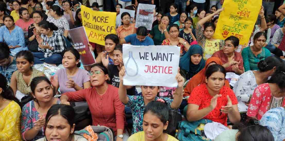 Junior Doctors Protest: Junior doctors call for a strike defying the Supreme Court's directive, causing patient distress.