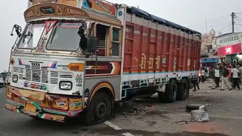 Accident on Belgharia Expressway Leaves 3 People Injured