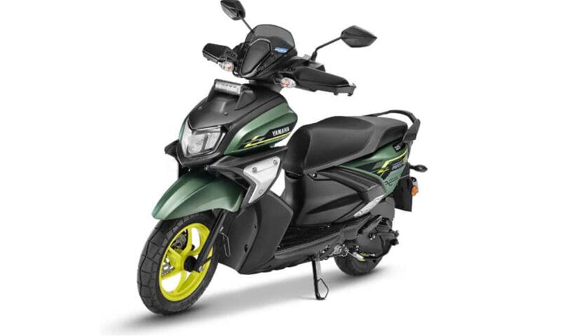 Yamaha RayZR Street Rally with an 'Answer Back' function and LED Daytime Runn