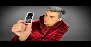 Smallest-Flip-Phone