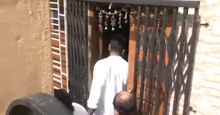 Mamata Banerjee Rushes to IPAC Leader’s House Amid ED Raid