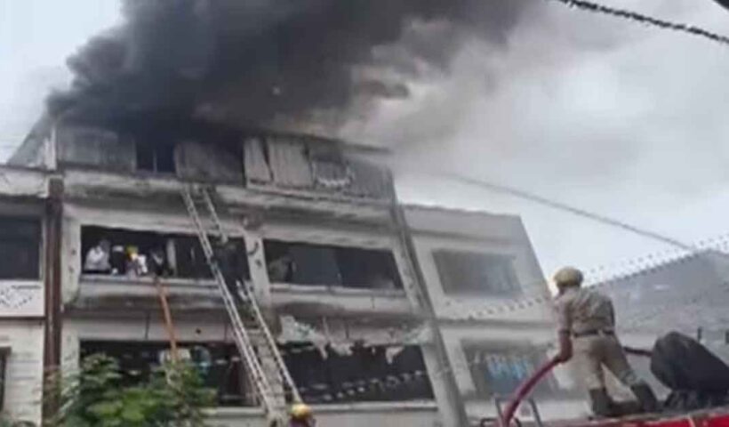 Fire in private chemical warehouse in Gujarat, 1 dead, 5 injured