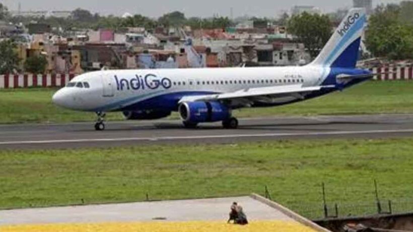 Delhi banglauru Indigo flight accident at delhi runway