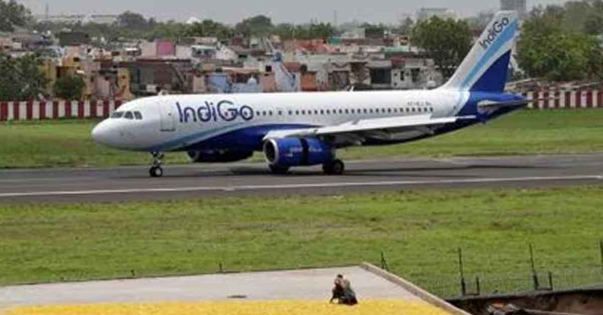 Delhi banglauru Indigo flight accident at delhi runway