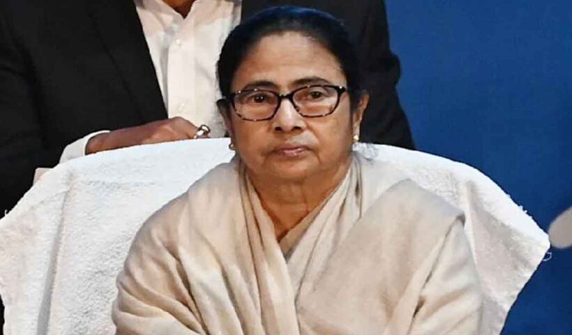 chief minister mamata banerjee will visit howrah and hooghly to supervise flood situation