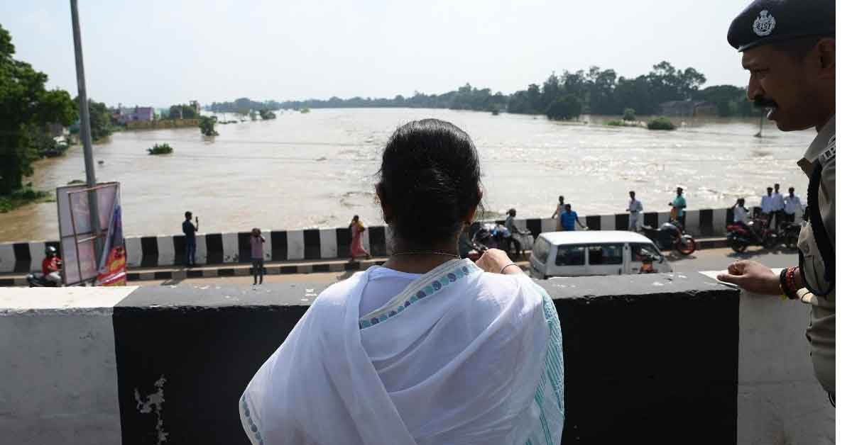 mamata banerjee visit ghatal medinipur to supervise flood situation