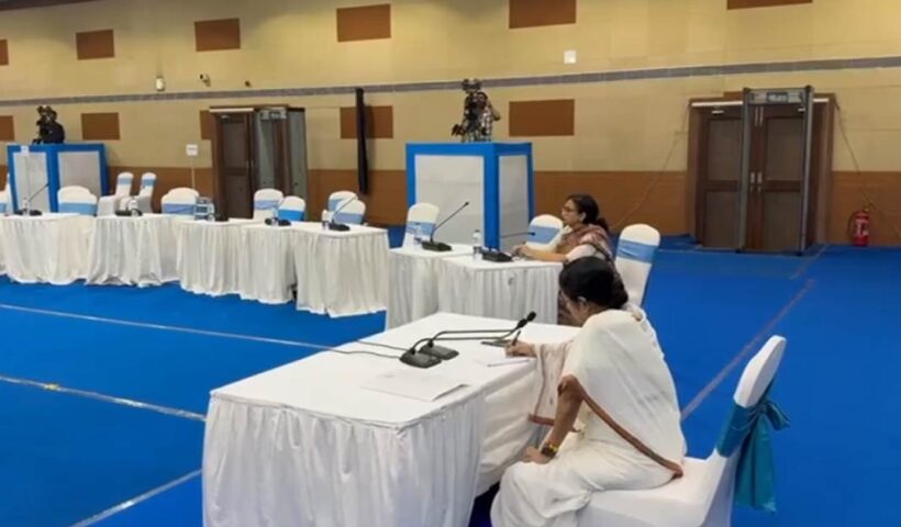 junior doctor mamata banerjee meeting at nabanna live telecast