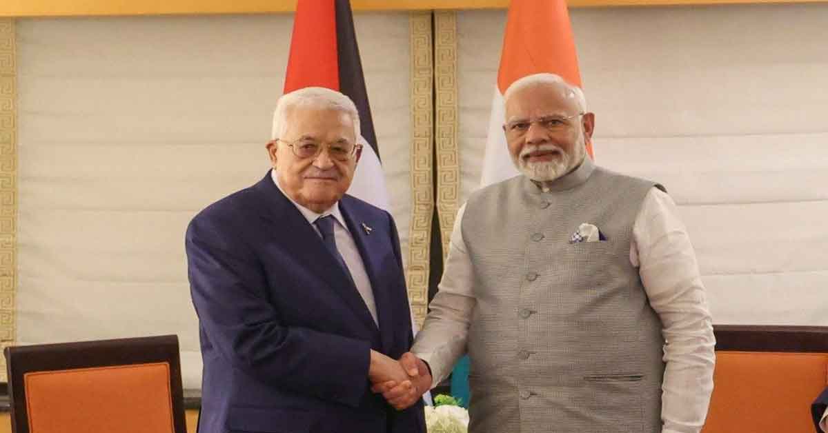 pm Modi met and talk with palastine president madhmud over israel gaza conflitct situation