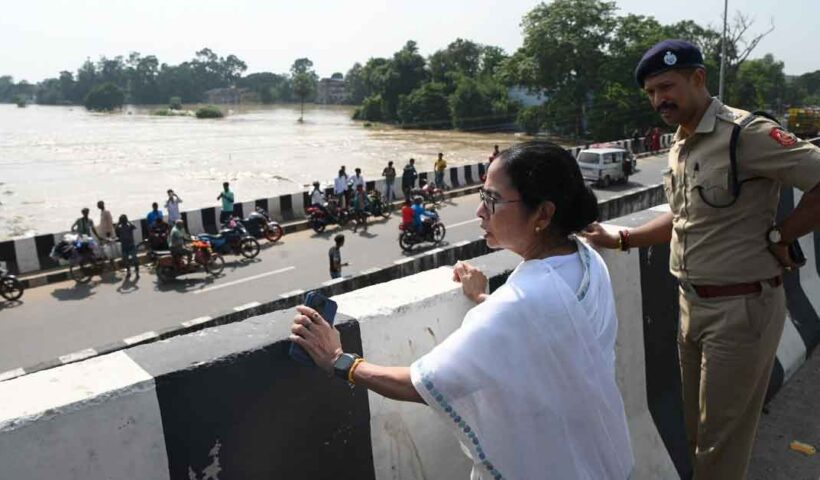 Mamata banerjee attacks dvc over west bengal flood situation